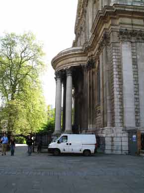 StPauls-portico-050305-1033a