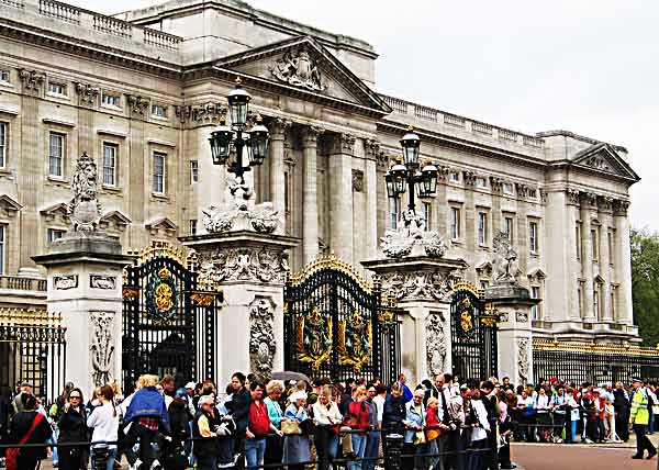 BuckinghamPalace-050305-1105p