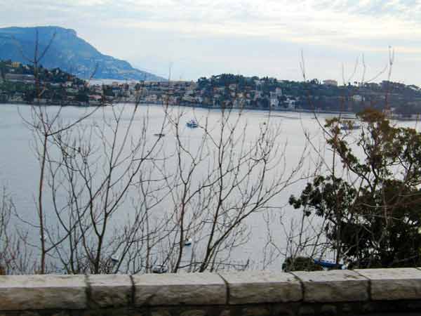 Bay@Villefranche-042405-857a