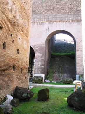 Colliseum-Inside-042605-1016a