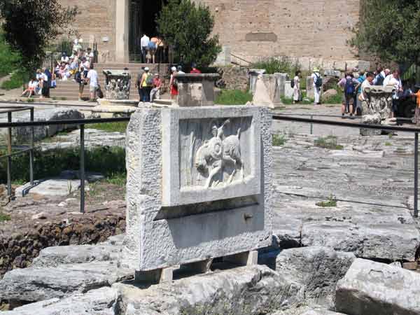 plaque-horse-Curia-HouseOfSenate-050205-517p