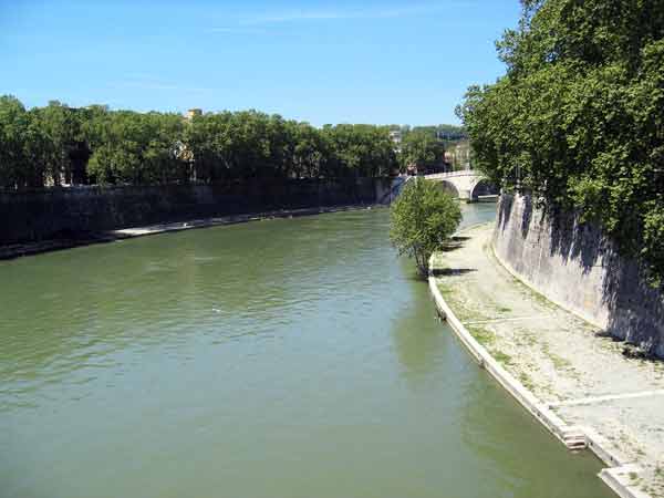 Tiber-050205-1204p