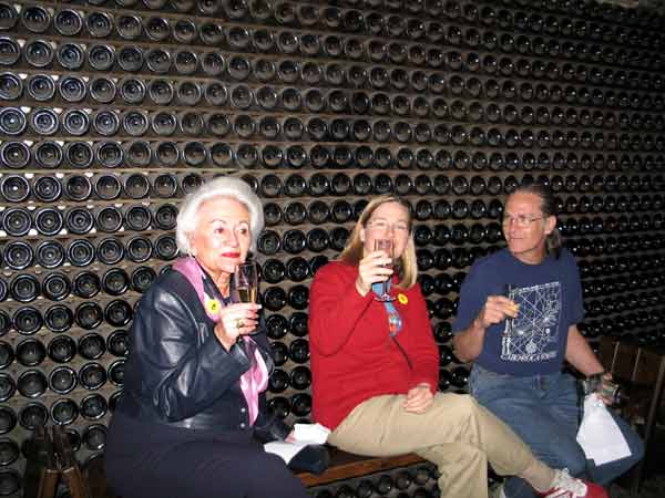 Sinkos&Tracy-WineTasting-042305-1013a