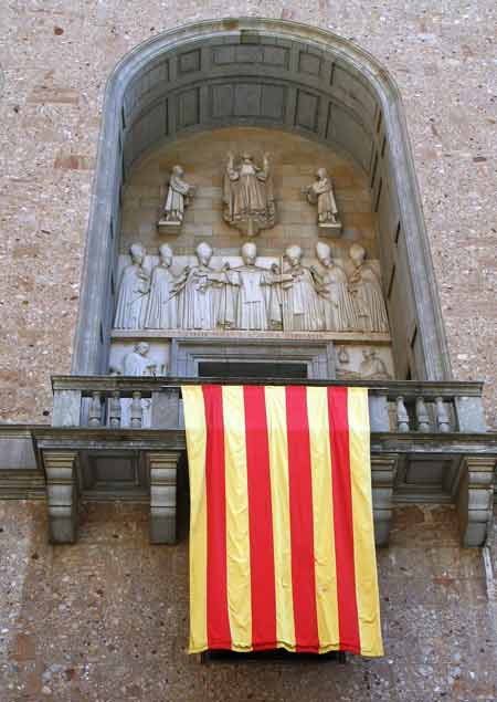 EntranceToBasilica-Flag-v-042305-1213p